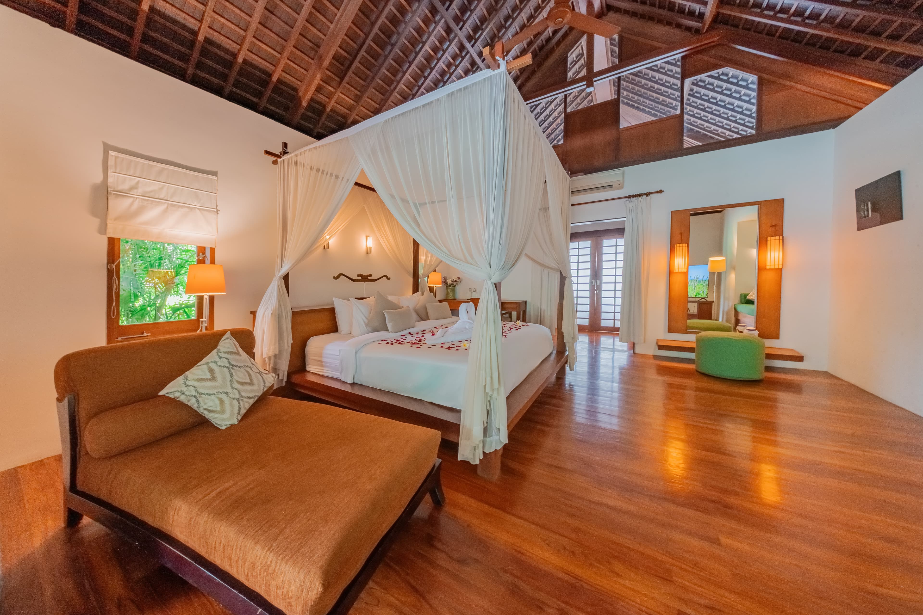 6-bedroom villa