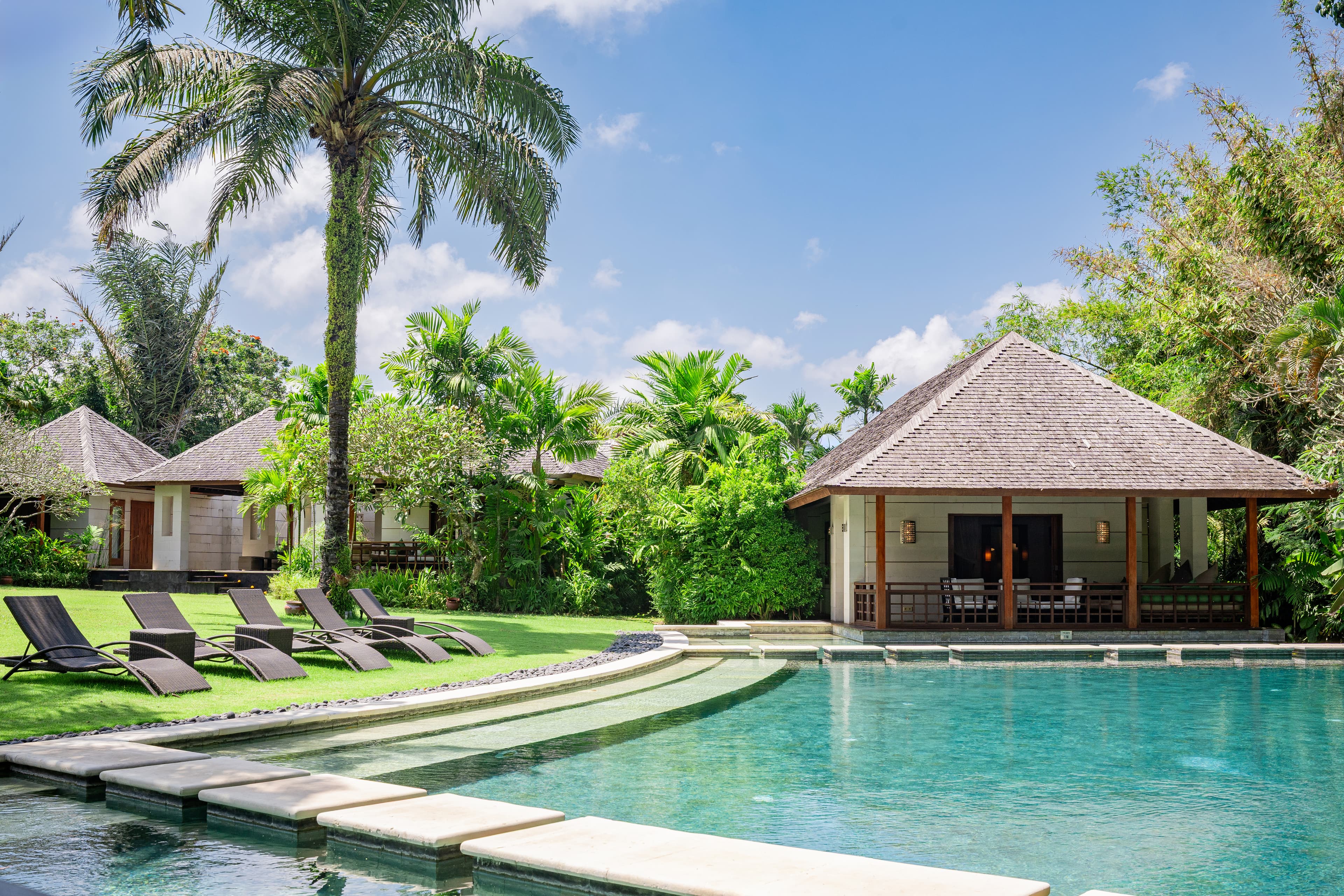 The Beji Pool Background